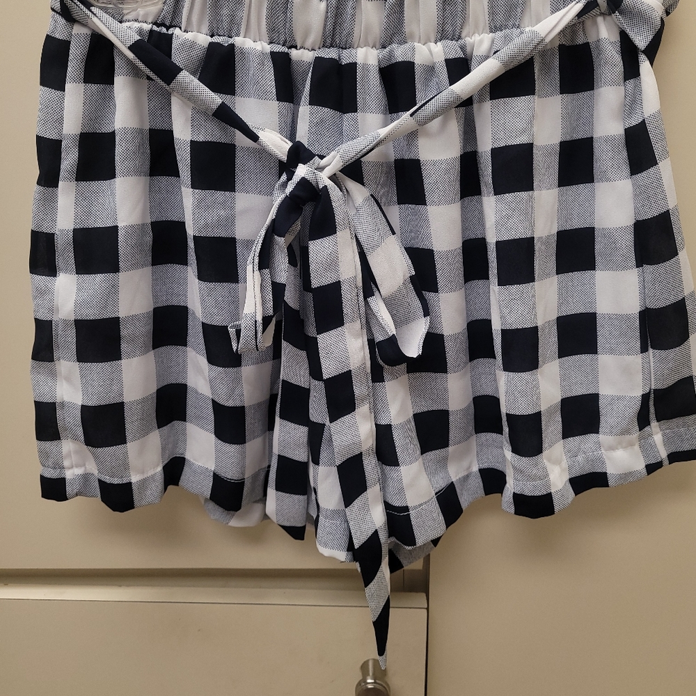 Nice flowy navy blue and white shorts size Small